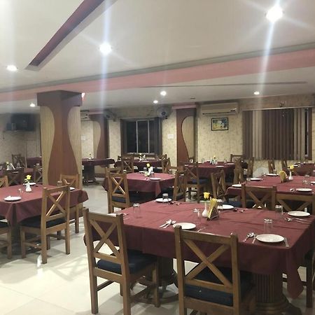 Hotel Nandanik Palace Fālākāta Екстериор снимка
