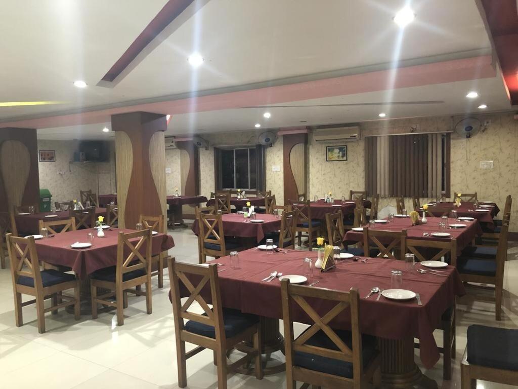 Hotel Nandanik Palace Fālākāta Екстериор снимка