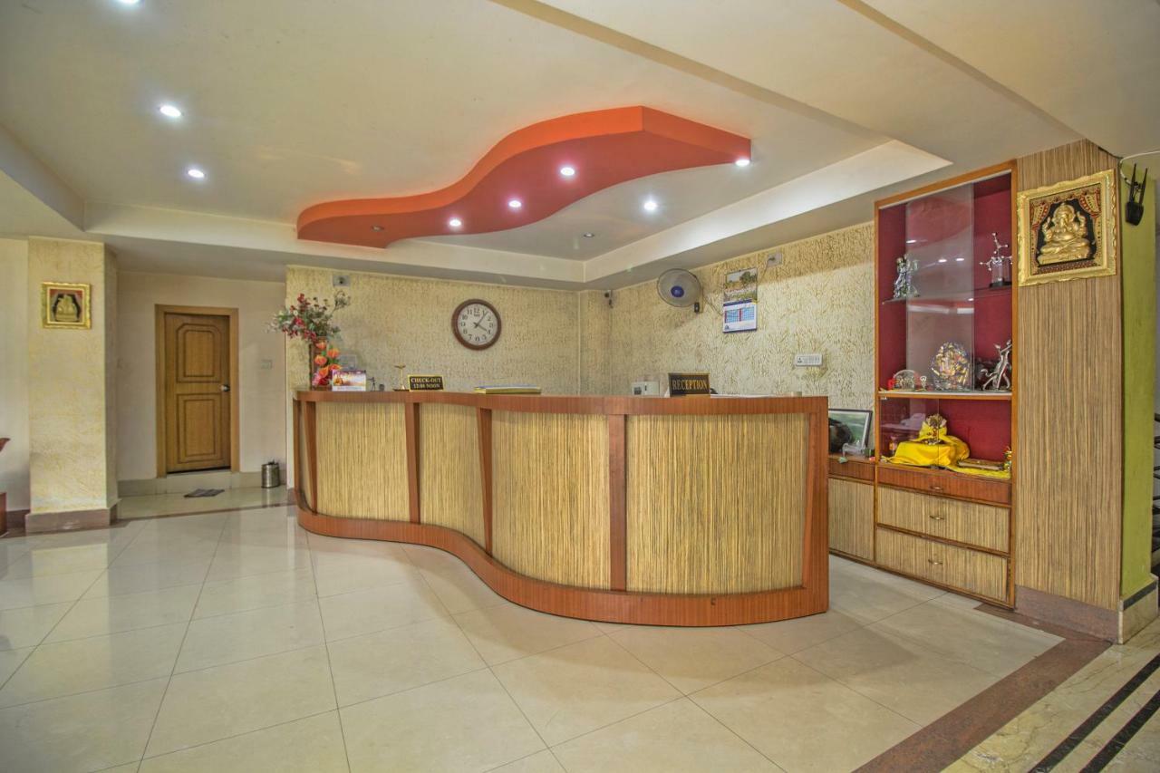 Hotel Nandanik Palace Fālākāta Екстериор снимка