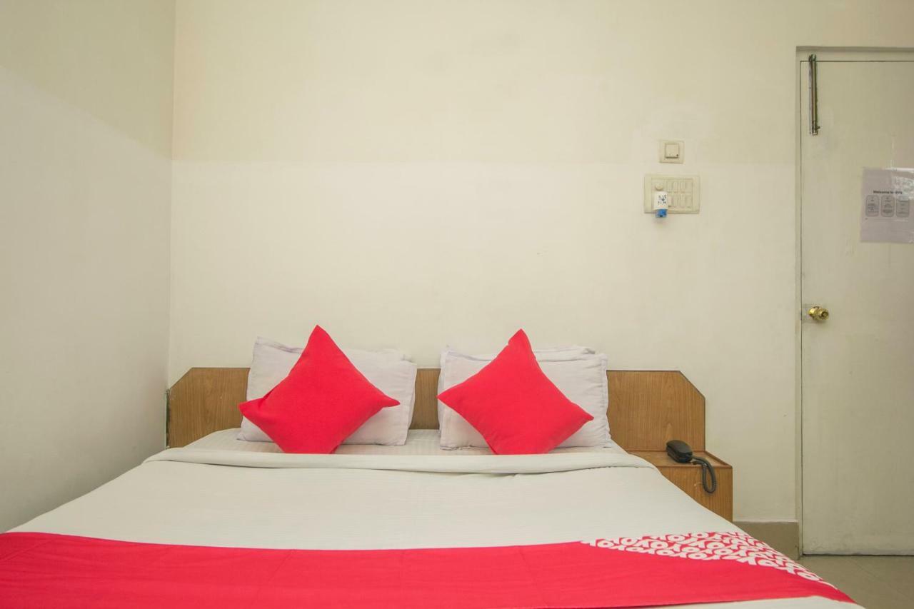 Hotel Nandanik Palace Fālākāta Екстериор снимка