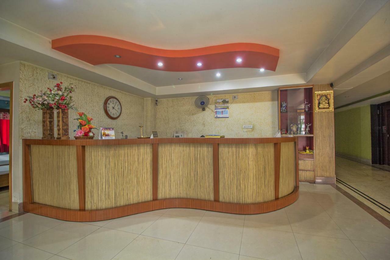 Hotel Nandanik Palace Fālākāta Екстериор снимка